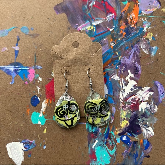 Silly Smiley Face Earrings - Picture 9 of 9